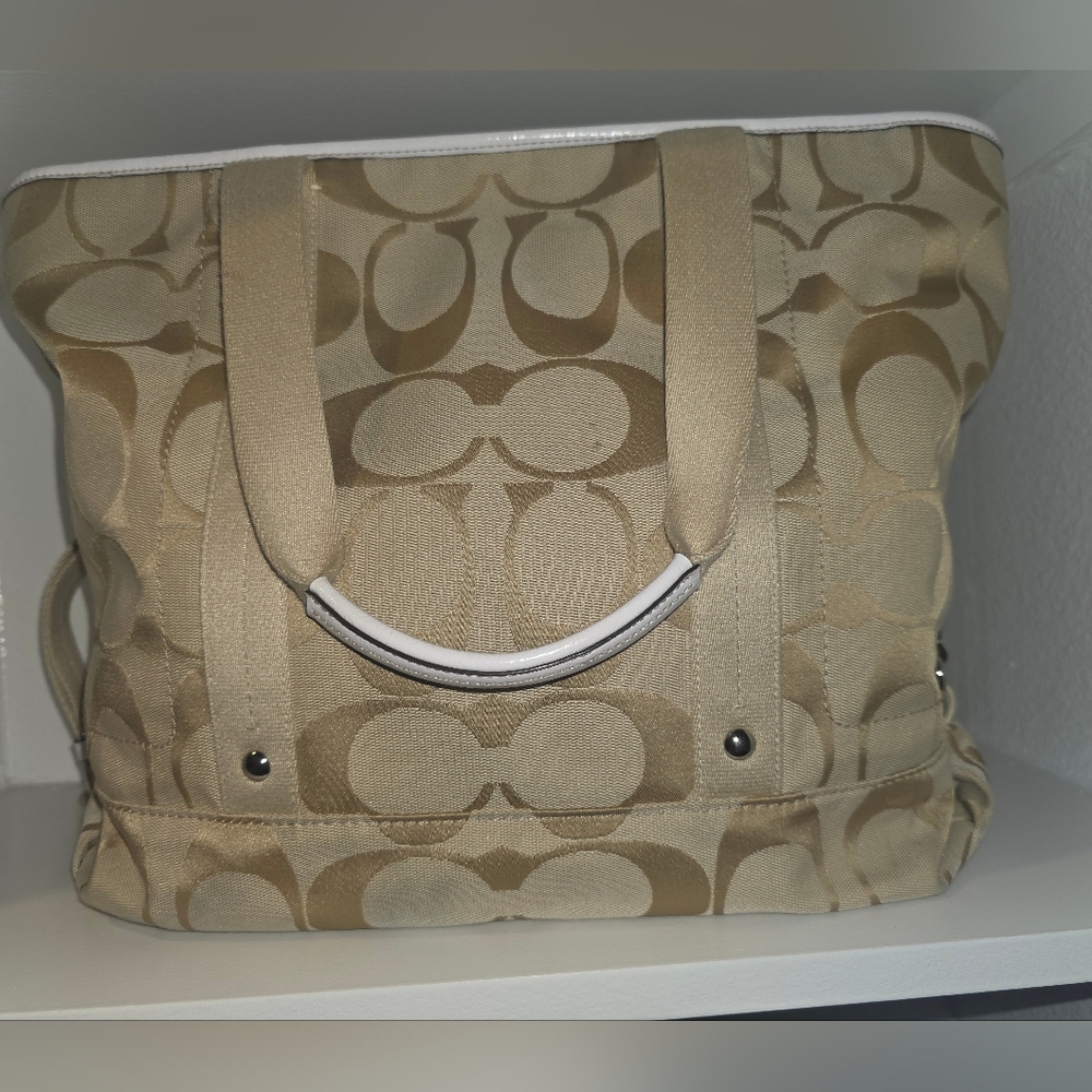 👜 Coach Signature Tote Bag | Beige Canvas Crossbody Shoulder Purse - Picture 3 of 10